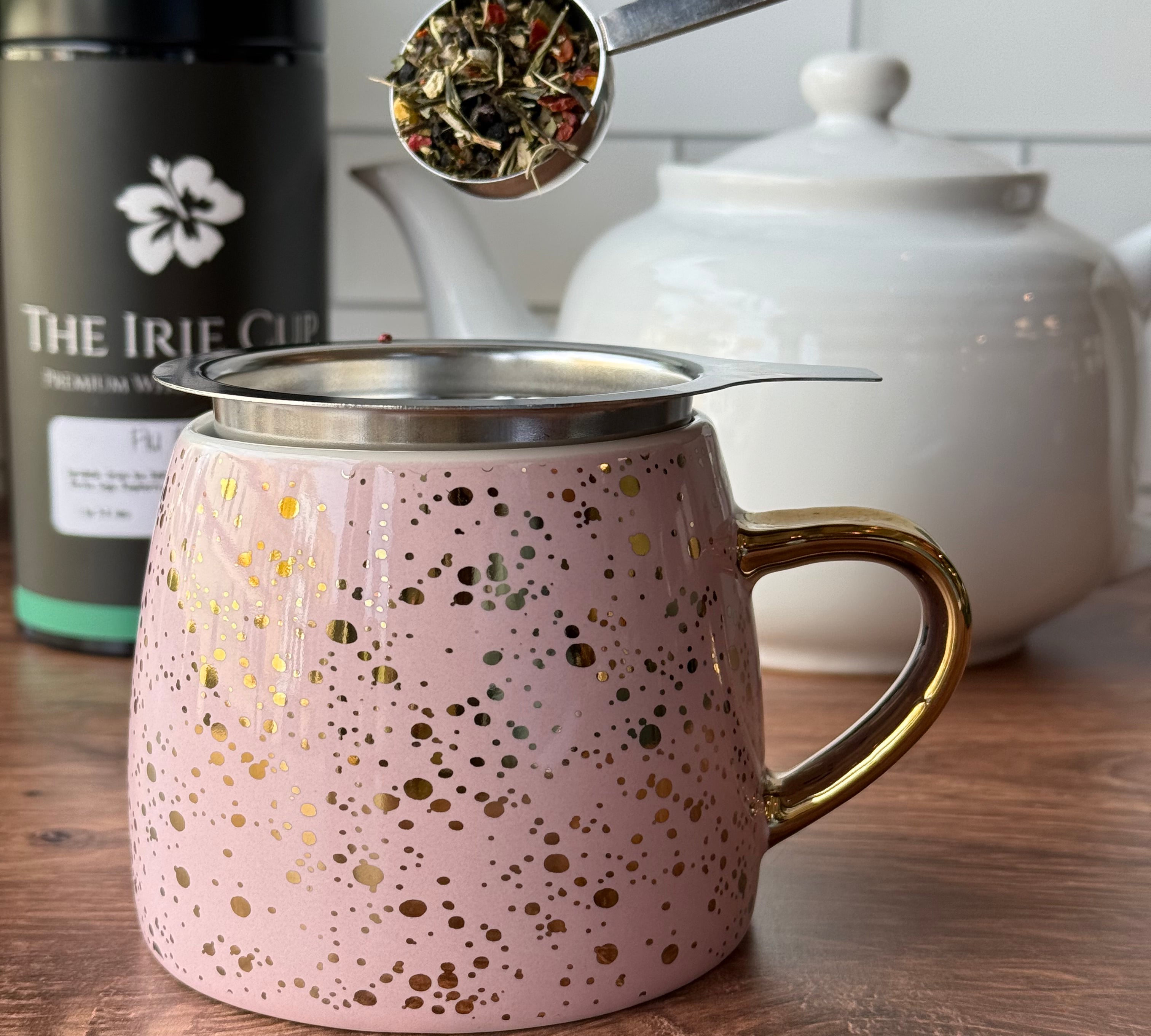 Golden Glow Ceramic Mug – with Gold Accents (10 oz)